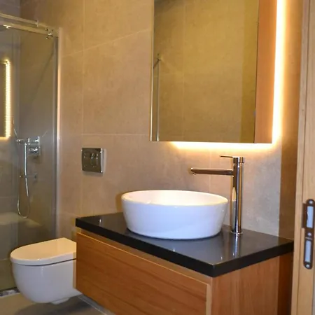 Willa Ayayorgi Sueper Lueks Havuzlu *