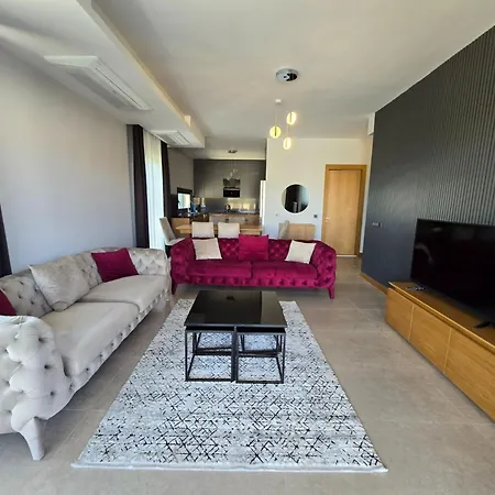 Willa Ayayorgi Sueper Lueks Havuzlu Çeşme