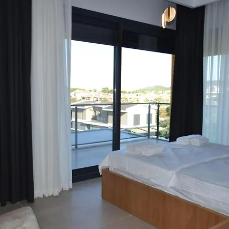 Ayayorgi Sueper Lueks Havuzlu Willa Çeşme