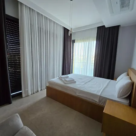 Willa Ayayorgi Sueper Lueks Havuzlu *